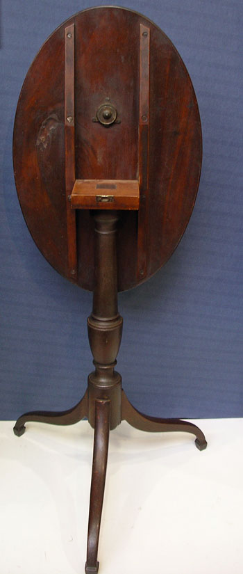 Mahogany Hepplewhite Tilt Top Candlestand with Spade Feet