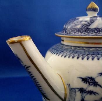 Chinese Export Nanking Tea Pot