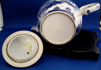 Chinese Export Nanking Tea Pot